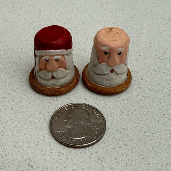 Set of 2 Vintage Santa Claus Resin Thimbles by Eddy Walker Sew Sweet Originals - Picture 7 of 7